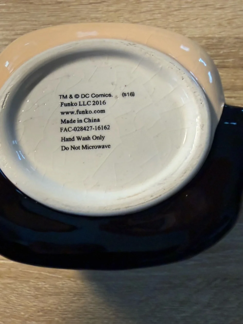 Funko Wonder Woman Coffee Mug - Picture 4 of 4